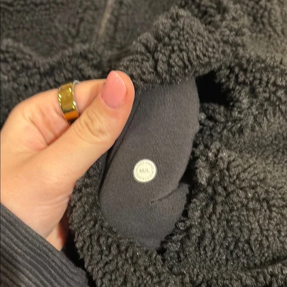 Lululemon Sherpa Scuba - Picture 3 of 3